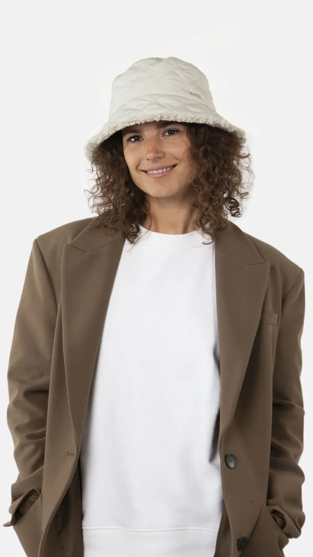 Erola Buckethat