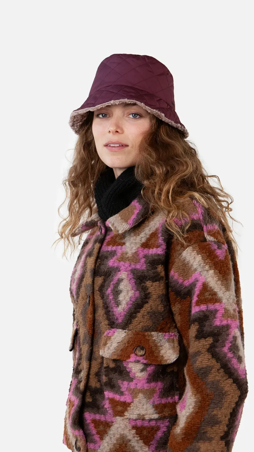 Erola Buckethat